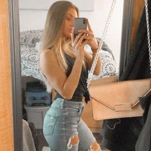 Meet your Posher, Ashley